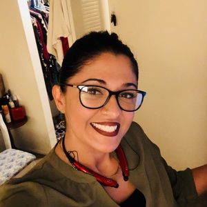 Meet your Posher, Vanessa